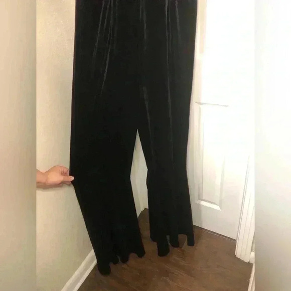 Beaded Mock-Neck Jumpsuit size Small - Picture 11 of 15